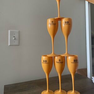Veuve Cliquot Champagne Flutes (set of 6)